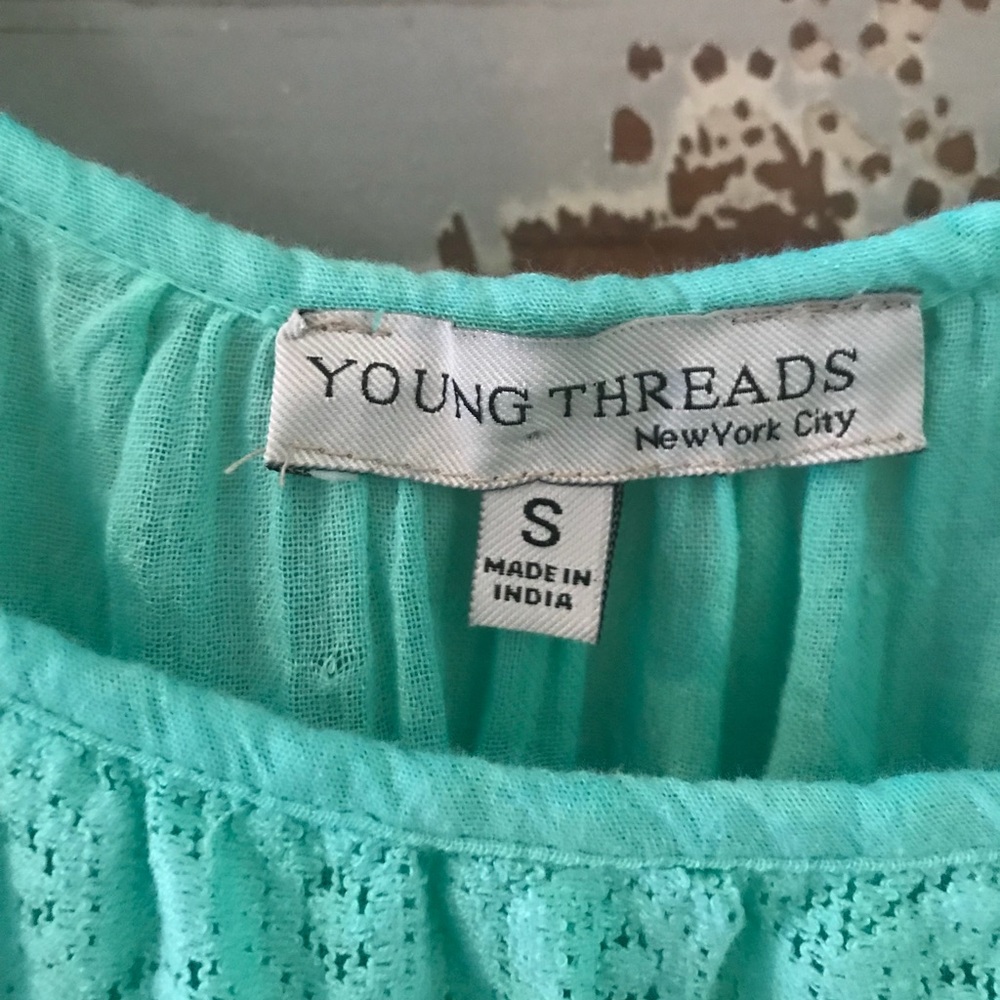 Ladies top/Young threads - Picture 2 of 8